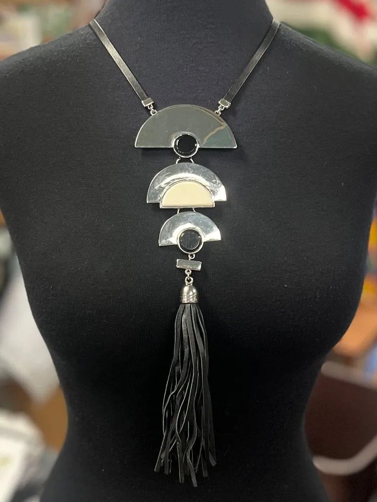 TASSLE STATEMENT NECKLACE