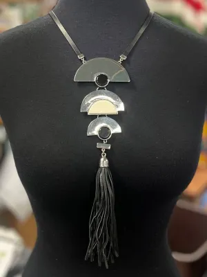 TASSLE STATEMENT NECKLACE