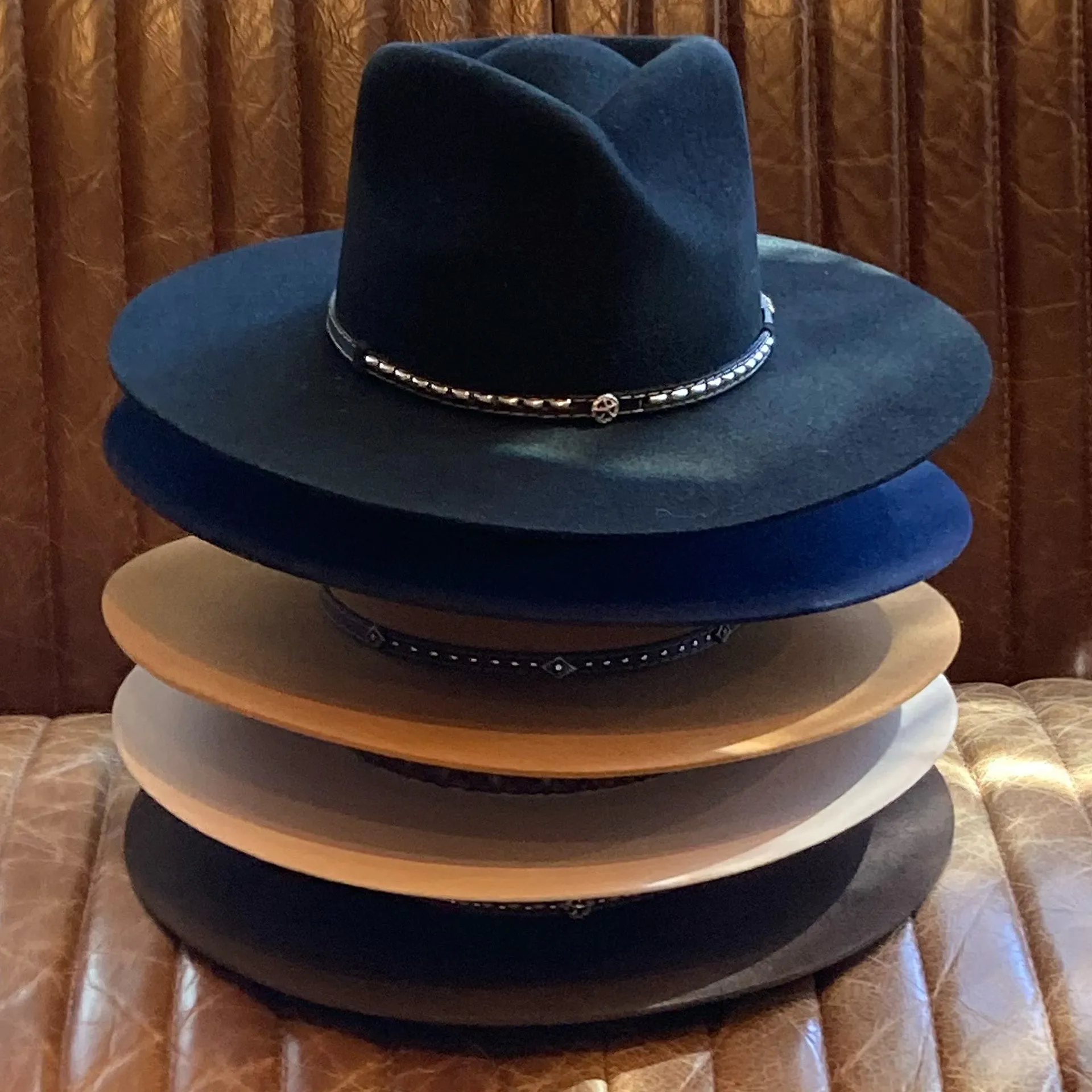 Teardrop Twist Flat Brim