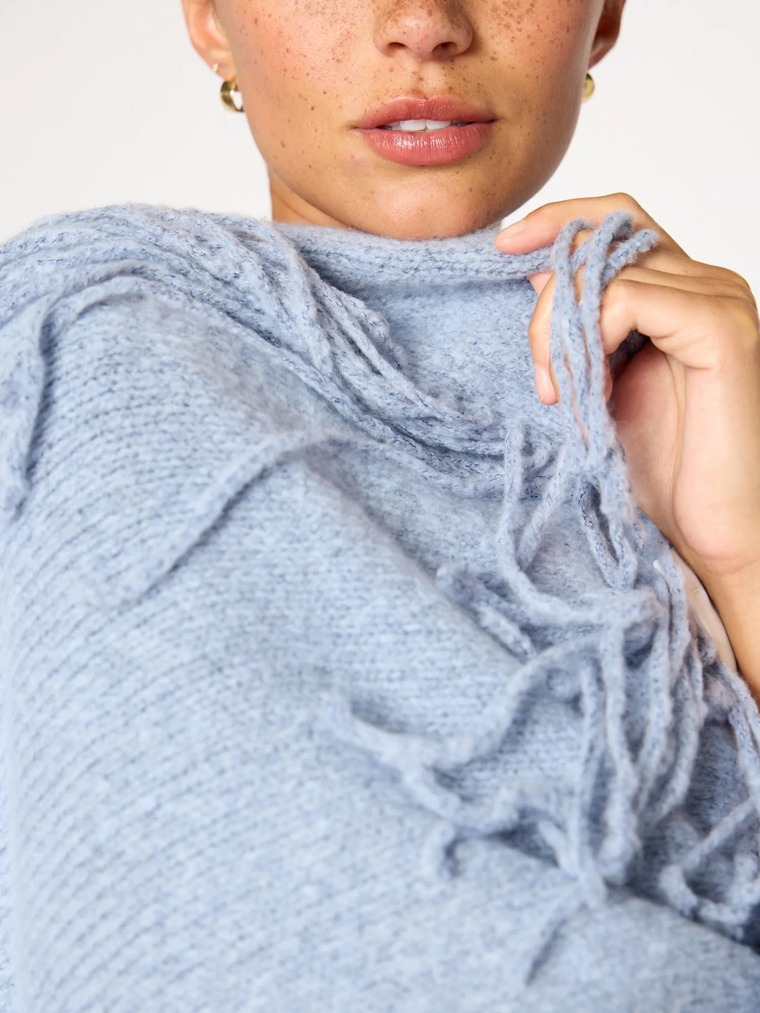 The Thela Fringe Wrap