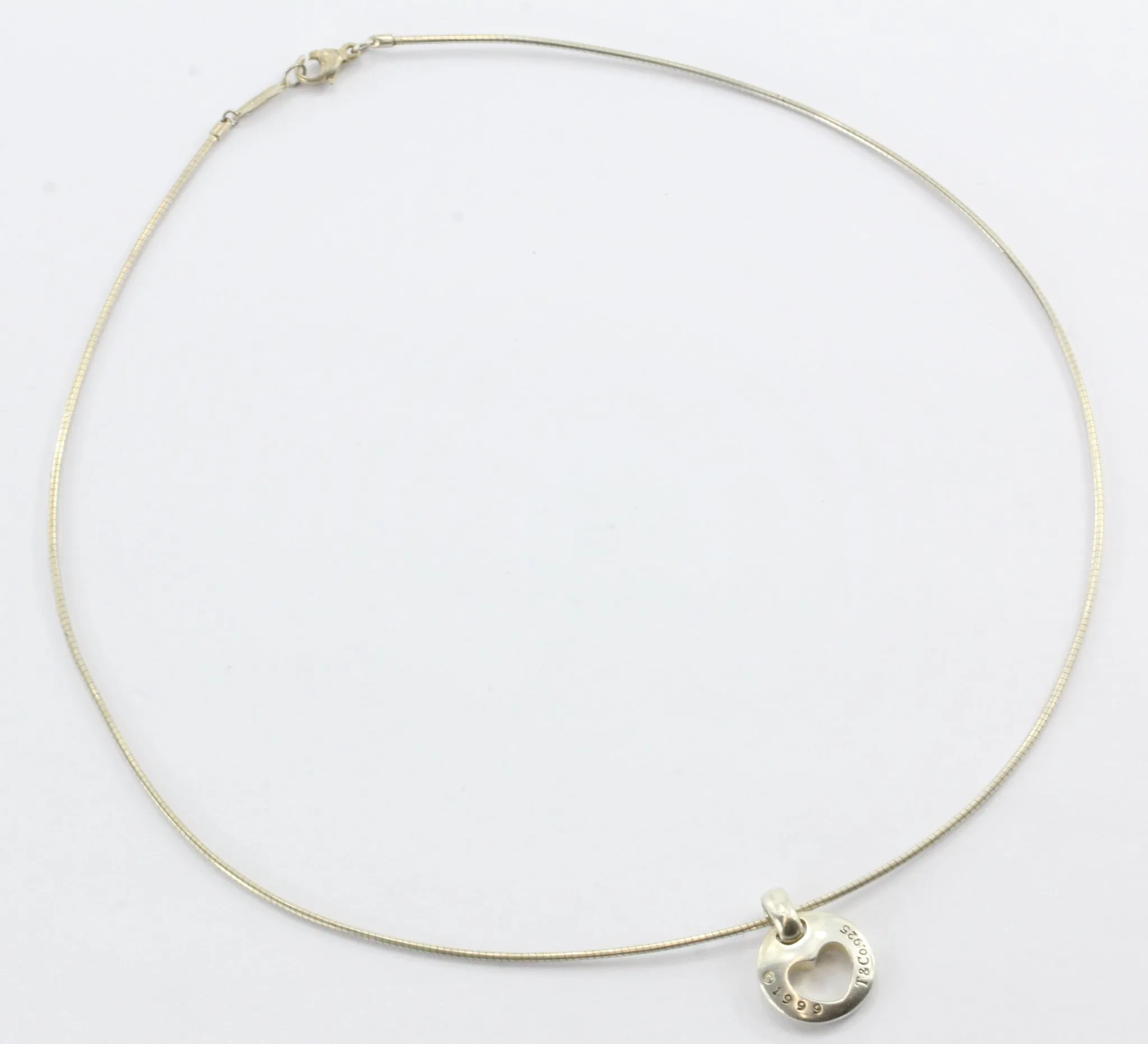 Tiffany & Co 1999 Sterling Silver Heart Stencil Circle Pendant Necklace