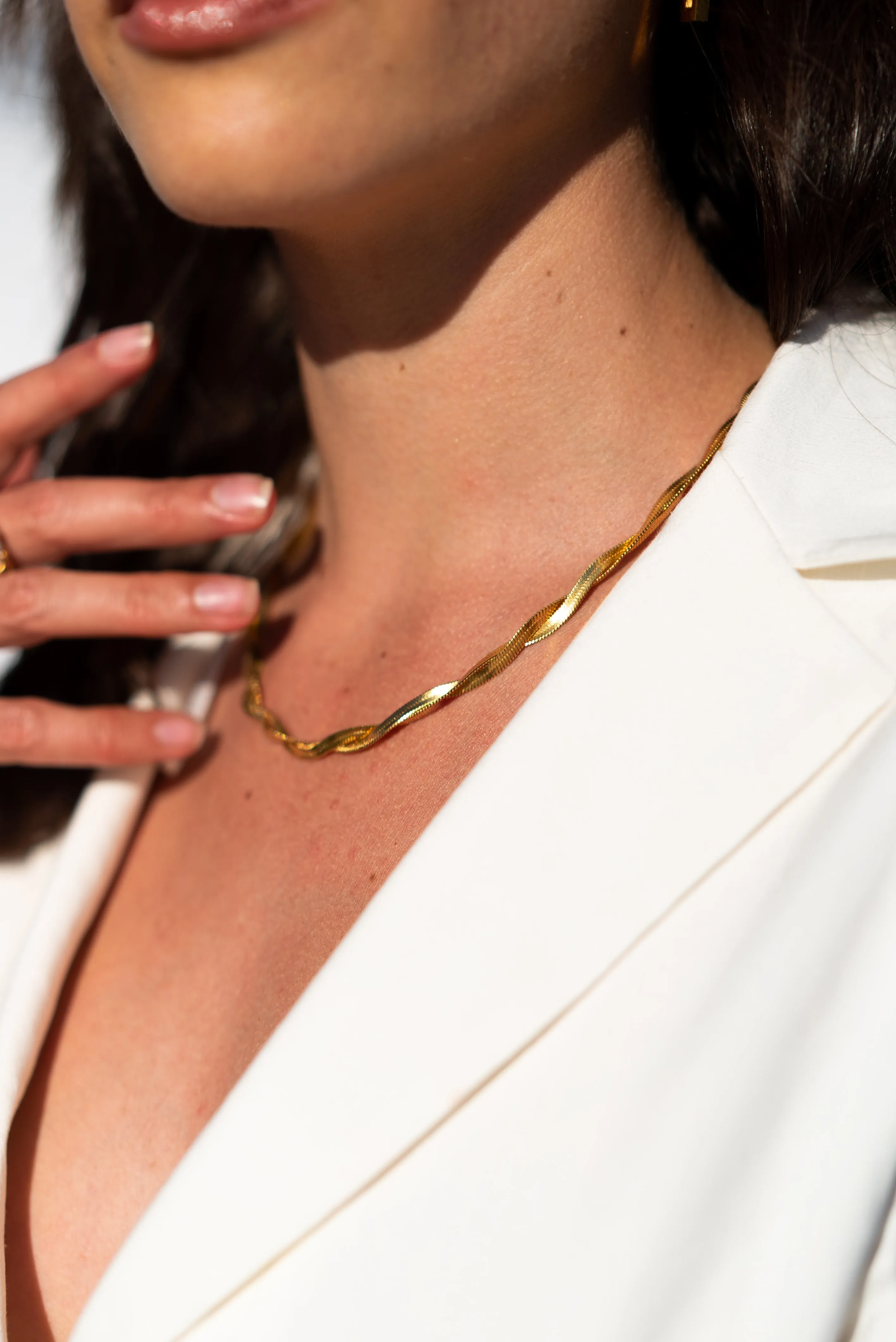 TWISTED NECKLACE