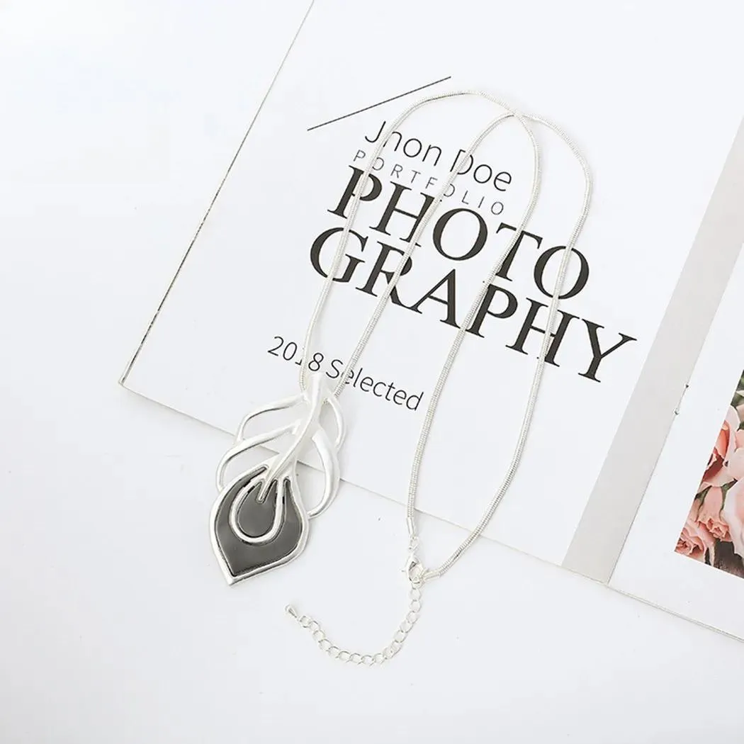 Vintage Statement Goth Hollow Leaf Collares Necklace for Women