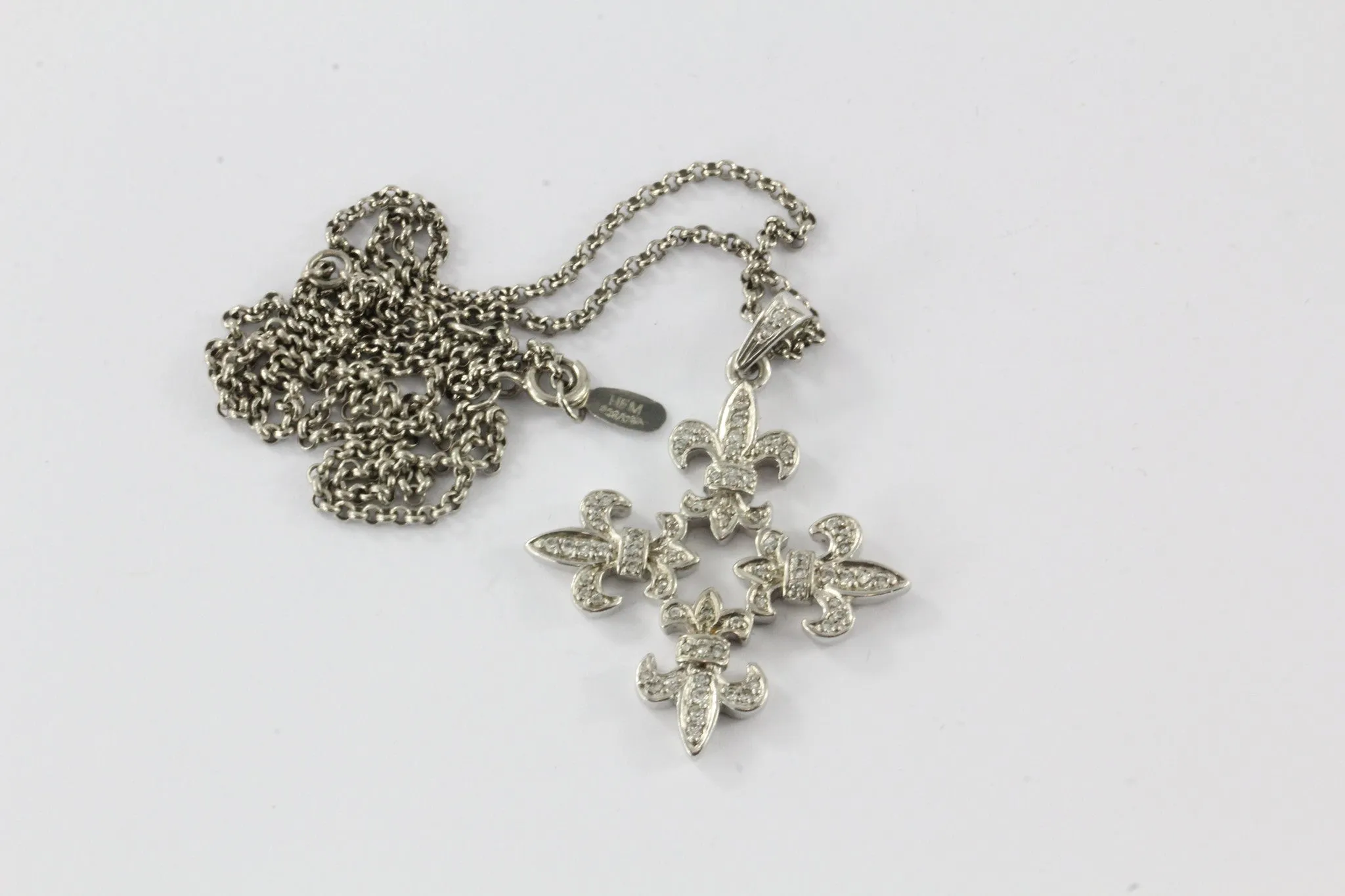 Vintage Sterling Silver Fleur de Lis Cross Pendant Necklace