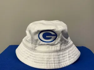 White bucket hat with G