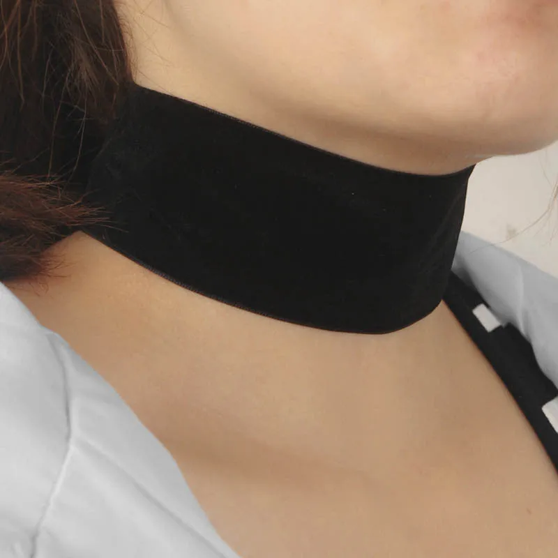 Wide Ribbon Choker Necklace