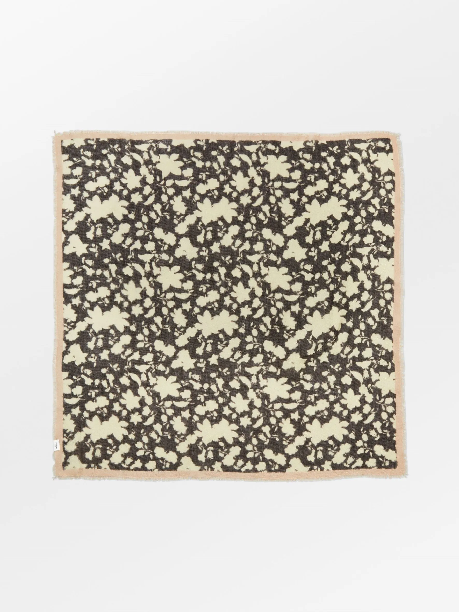 Wilda Wica Scarf