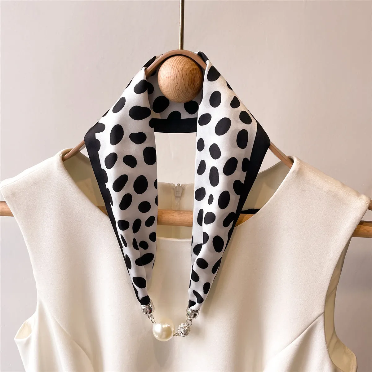 Women's Day Magnetic Suction Convenient Small Silk Scarf Popular